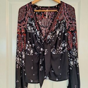 Free people women’s floral top size M‎